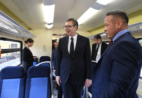 Predsednik Vučić prisustvovao ceremoniji spajanja železničkog koloseka na deonici Stara Pazova - Novi Sad