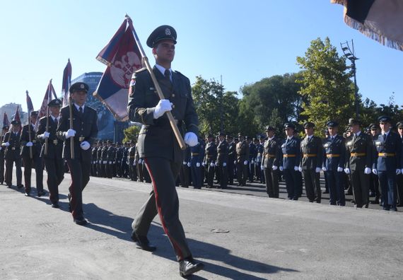 Predsednik Vučić prisustvovao svečanosti povodom promocije najmlađih oficira Vojske Srbije