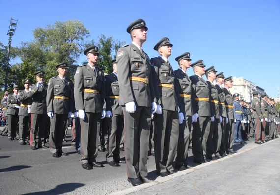 Председник Вучић присуствовао свечаности поводом промоције најмлађих официра Војске Србије