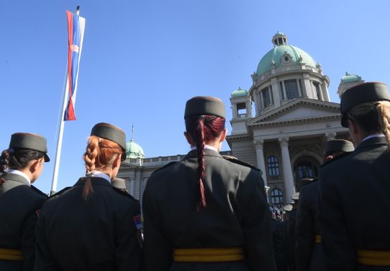 Predsednik Vučić prisustvovao svečanosti povodom promocije najmlađih oficira Vojske Srbije