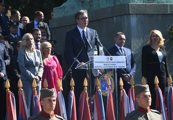 Predsednik Vučić prisustvovao svečanosti povodom promocije najmlađih oficira Vojske Srbije