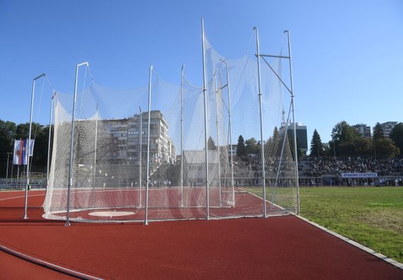 Predsednik Vučić obišao rekonstruisani Atletski stadion u Kraljevu