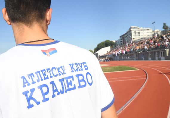 Predsednik Vučić obišao rekonstruisani Atletski stadion u Kraljevu