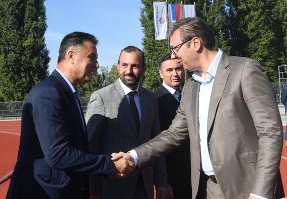 Predsednik Vučić obišao rekonstruisani Atletski stadion u Kraljevu