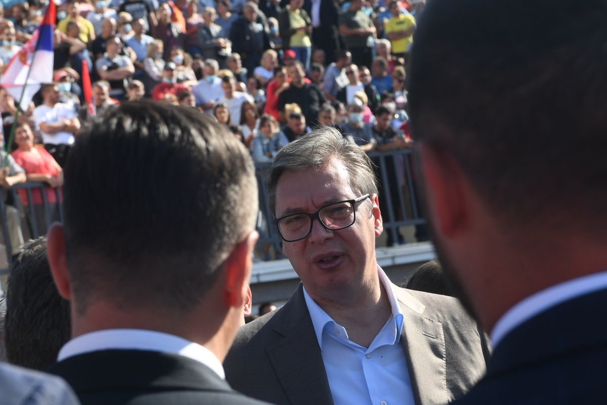 Predsednik Vučić obišao rekonstruisani Atletski stadion u Kraljevu