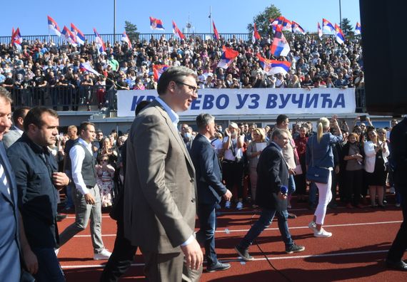 Predsednik Vučić obišao rekonstruisani Atletski stadion u Kraljevu