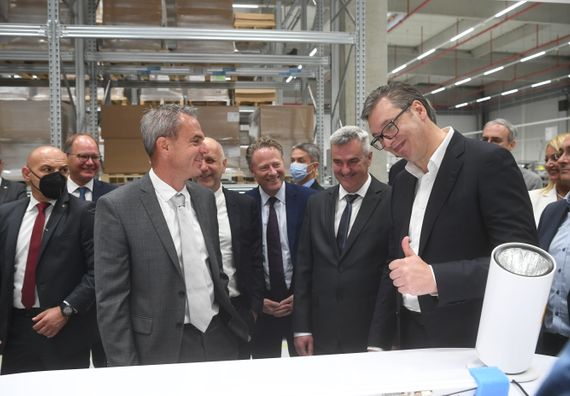 Predsednik Vučić prisustvovao svečanom otvaranju fabrike „Regent Lighting