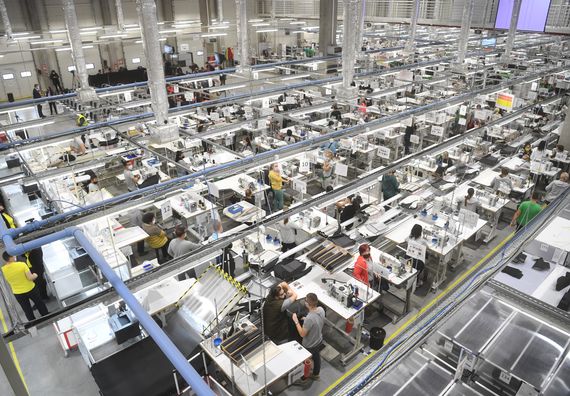 Predsednik Vučić prisustvovao svečanom otvaranju fabrike Magna Seating ogranak Aleksinac.
