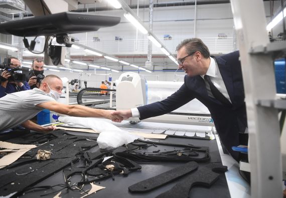Predsednik Vučić prisustvovao svečanom otvaranju fabrike Magna Seating ogranak Aleksinac.