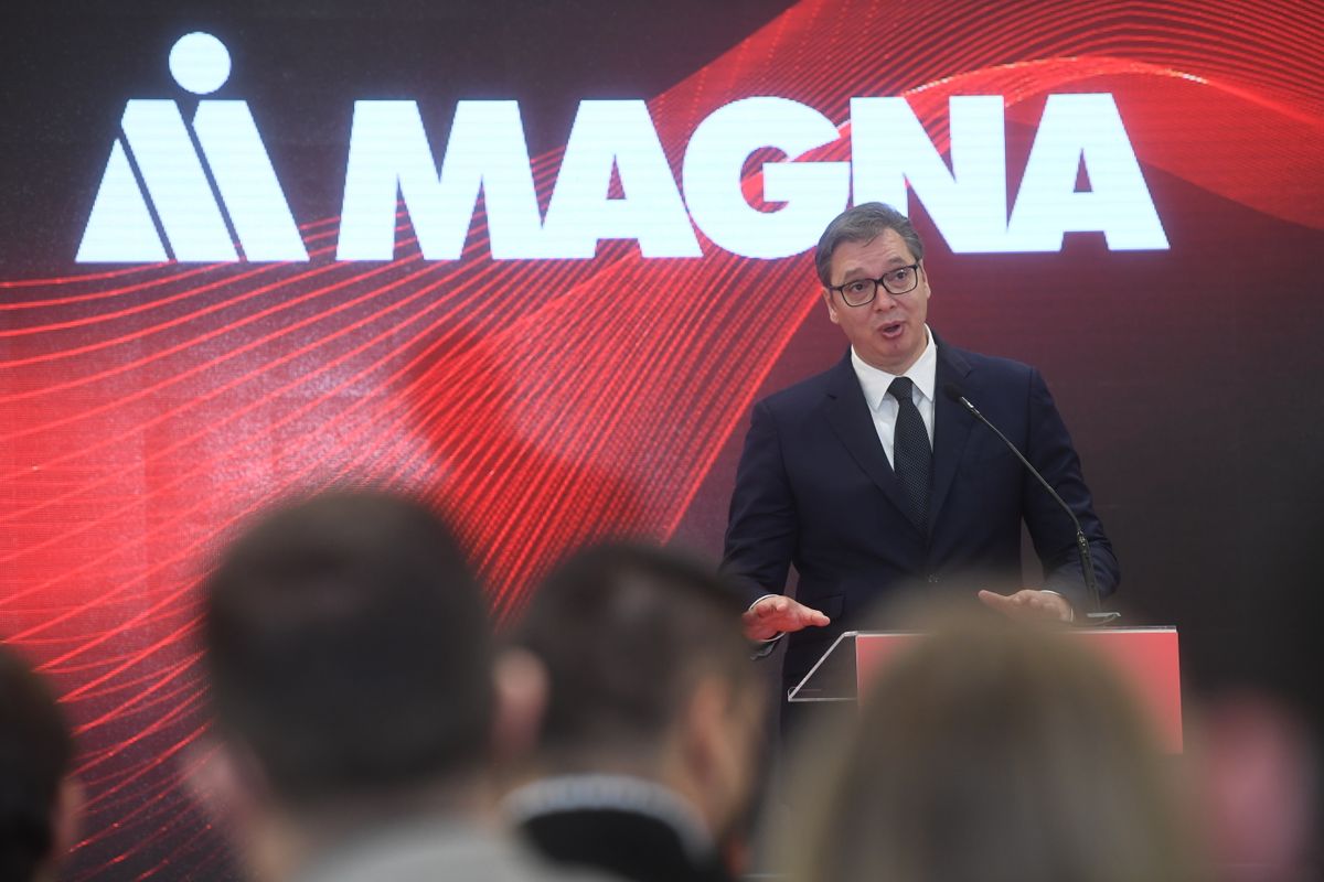 Predsednik Vučić prisustvovao svečanom otvaranju fabrike Magna Seating ogranak Aleksinac.