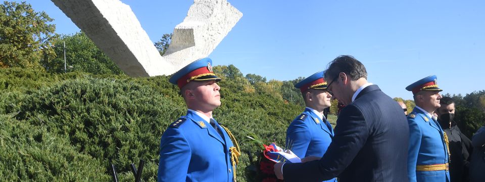 Predsednik Vučić prisustvovao molebanu u Šumaricama