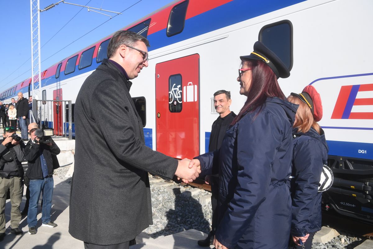 Predsednik Vučić prisustvovao primopredaji novog voza za velike brzine 