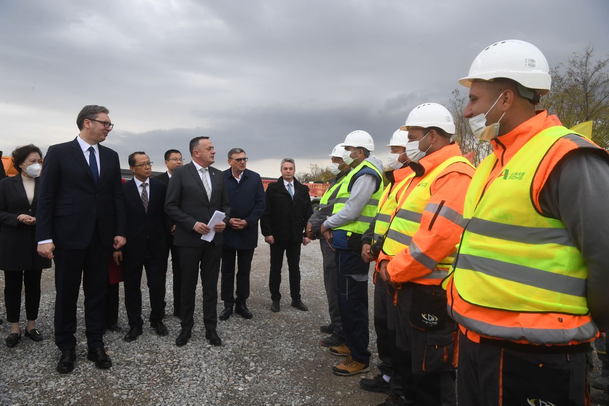 Predsednik Vučić prisustvovao ceremoniji obeležavanja početka izgradnje brze saobraćajnice Požarevac - Veliko Gradište - Golubac