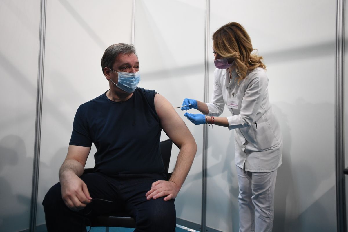 Председник Вучић примио трећу (бустер) дозу вакцине против корона вируса
