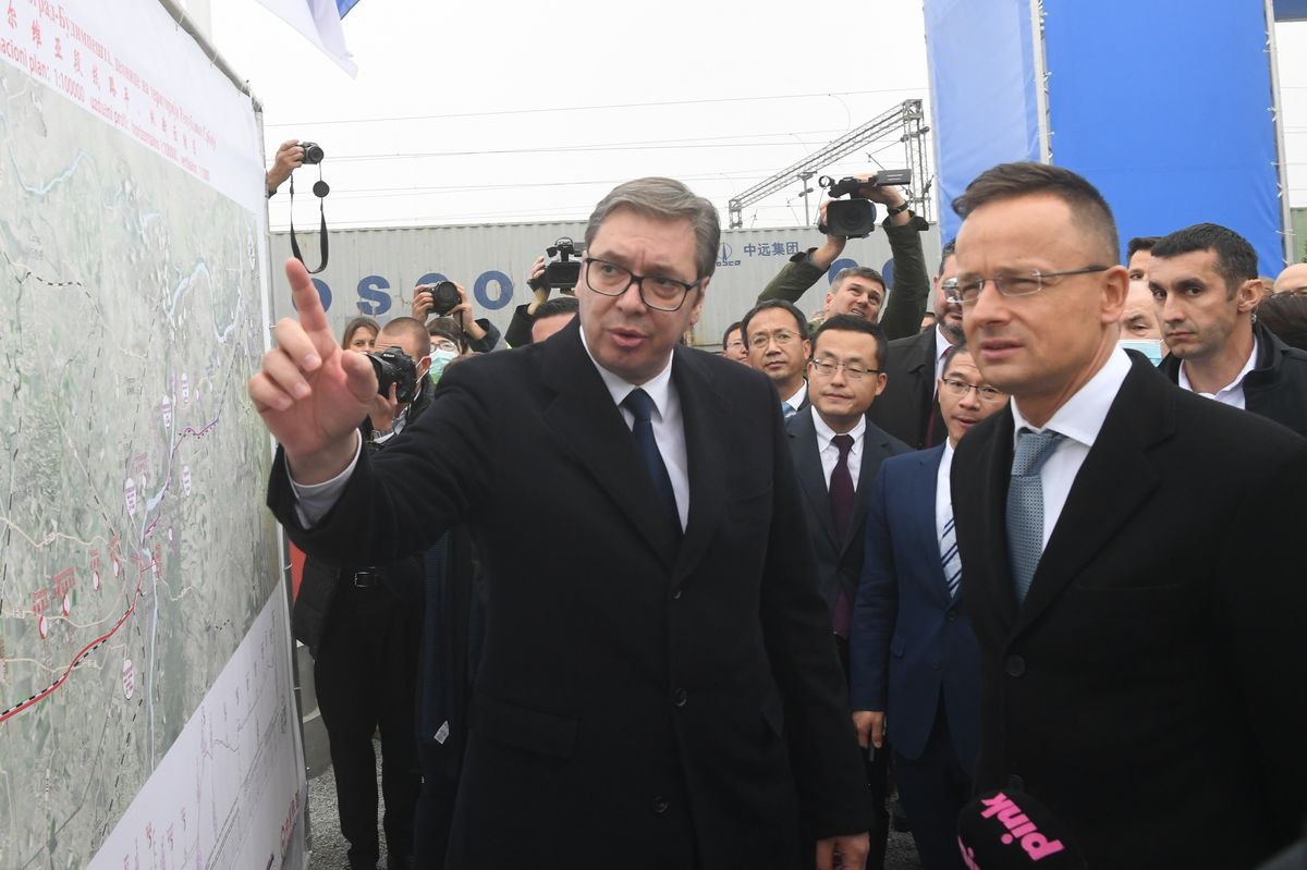 Predsednik Vučić prisustvovao ceremoniji obeležavanja početka radova na deonici Novi Sad-Kelebija Predsednik Vučić prisustvovao ceremoniji obeležavanja početka radova na deonici Novi Sad-Kelebija