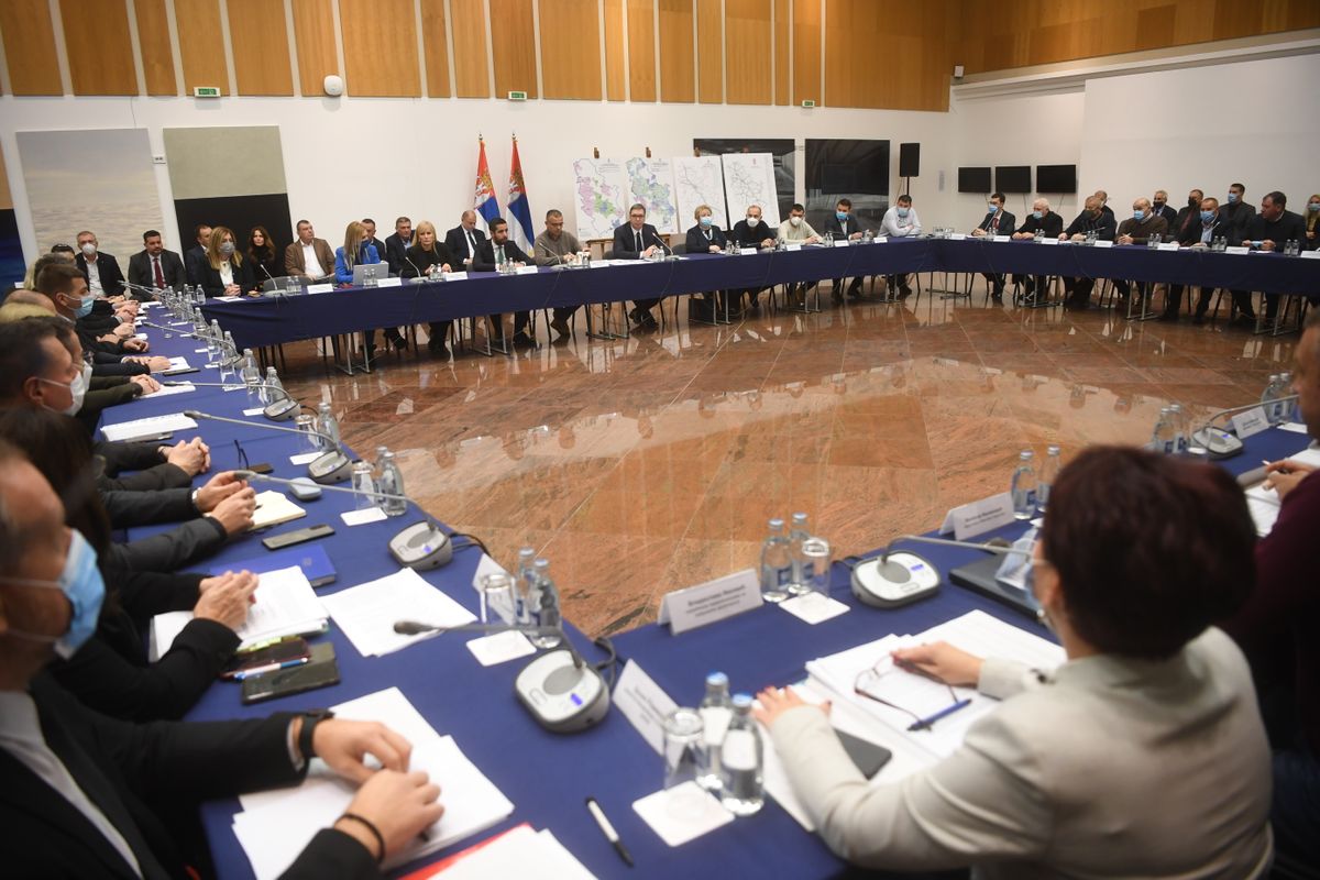 Predsednik Vučić u poseti Nišavskom okrugu Predsednik Vučić u poseti Nišavskom okrugu