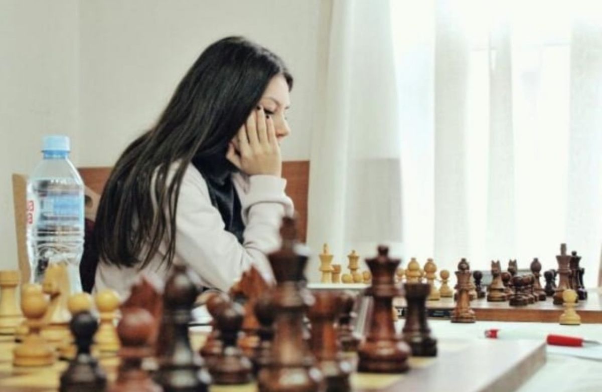 Анђела и њених две стотине пехара Анђела и њених две стотине пехара