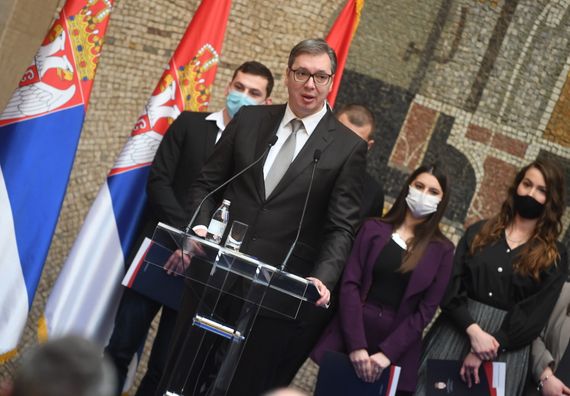 Predsednik Vučić sa najboljim diplomcima medicinskih fakulteta i srednjih medicinskih škola u Srbiji