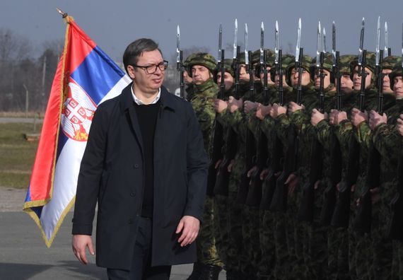 Predsednik Vučić obišao 72. brigadu za specijalne operacije