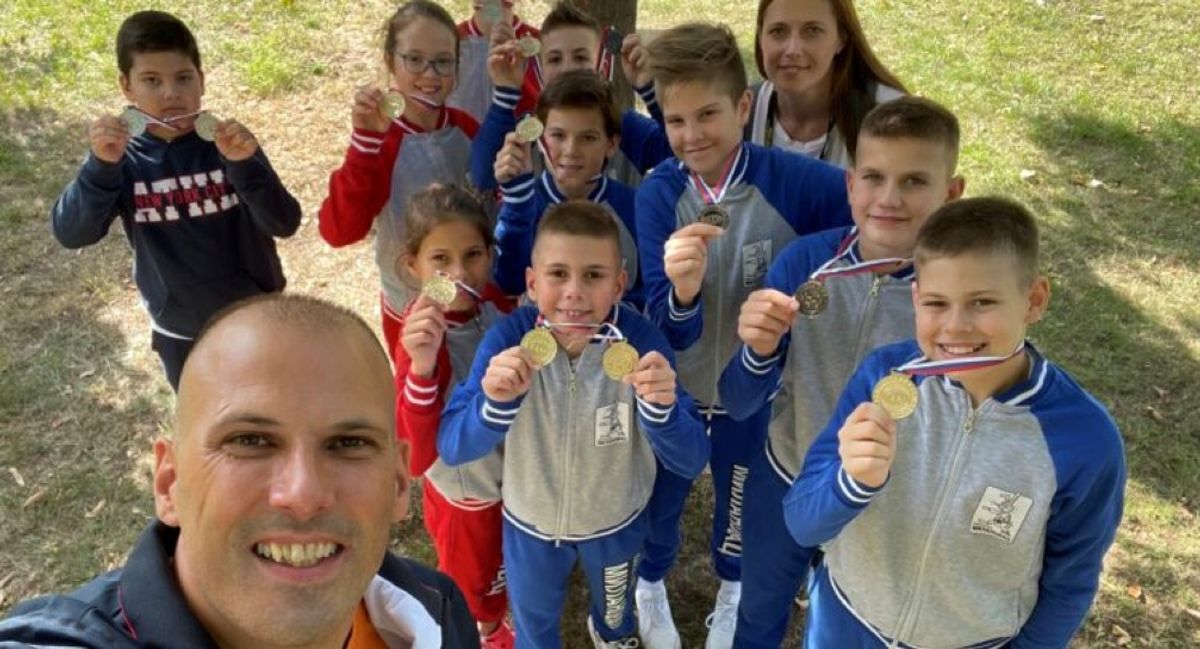 Dvanaest medalja za Karate klub Milanovac
