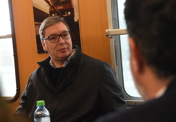 Predsednik Vučić prisustvovao testiranju prve deonice pruge Beograd-Novi Sad