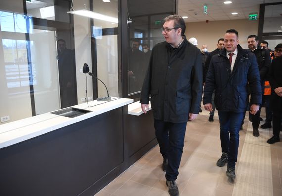 Predsednik Vučić prisustvovao testiranju prve deonice pruge Beograd-Novi Sad