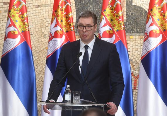 Predsednik Vučić uručio odlikovanja zaslužnim pojedincima i institucijama povodom Dana državnosti Srbije