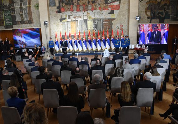 Predsednik Vučić uručio odlikovanja zaslužnim pojedincima i institucijama povodom Dana državnosti Srbije