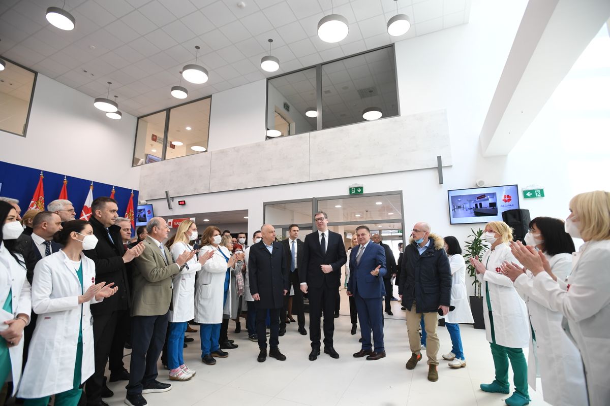 Председник Вучић присуствовао церемонији отварања новоизграђене зграде Института за кардиоваскуларне болести „Дедиње“