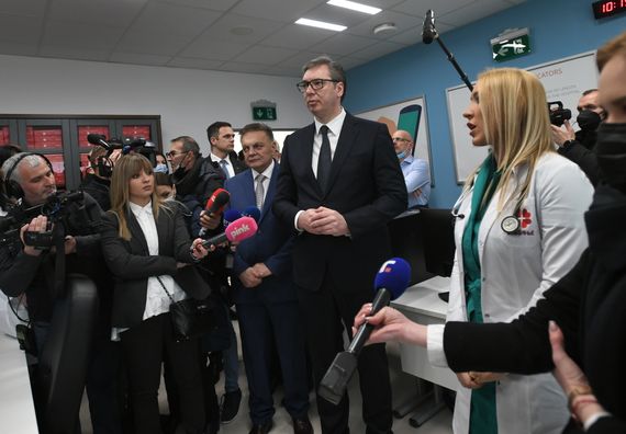 Predsednik Vučić prisustvovao ceremoniji otvaranja novoizgrađene zgrade Instituta za kardiovaskularne bolesti „Dedinje“