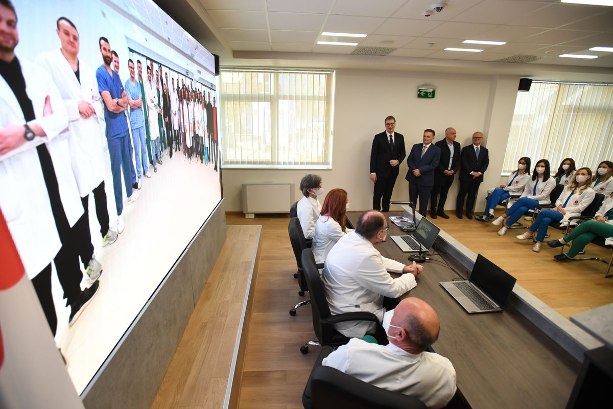 Predsednik Vučić prisustvovao ceremoniji otvaranja novoizgrađene zgrade Instituta za kardiovaskularne bolesti „Dedinje“