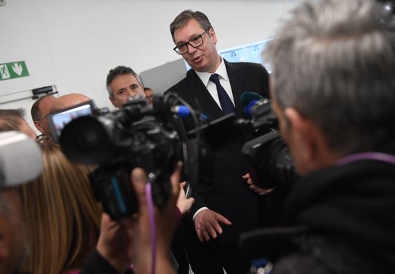 Predsednik Vučić obišao fabriku kompanije „HAIX oprema d.o.o“