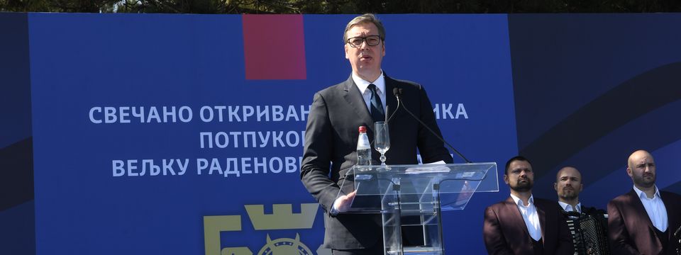 Predsednik Vučić prisustvovao ceremoniji svečanog otkrivanja spomenika potpukovniku Veljku Radenoviću