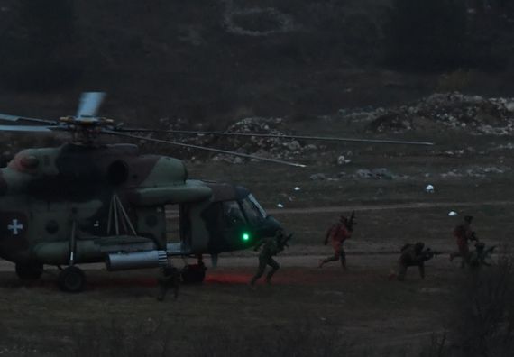 Председник Вучић присуствовао Здруженој тактичкој вежби са бојевим гађањем „Ватрени штит 2022“