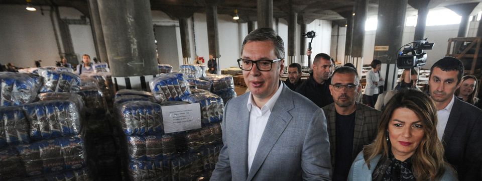 Председник Вучић обишао складишта Републичке дирекције за робне резерве