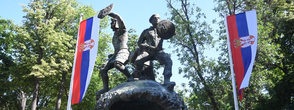 Председник Вучић положио венац на Споменик јунацима са Кошара