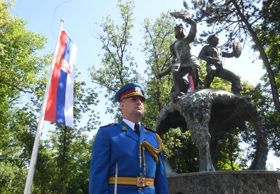 Председник Вучић положио венац на Споменик јунацима са Кошара