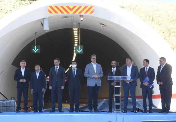 Председник Вучић присуствовао отварању сектора Б5 обилазнице око Београда