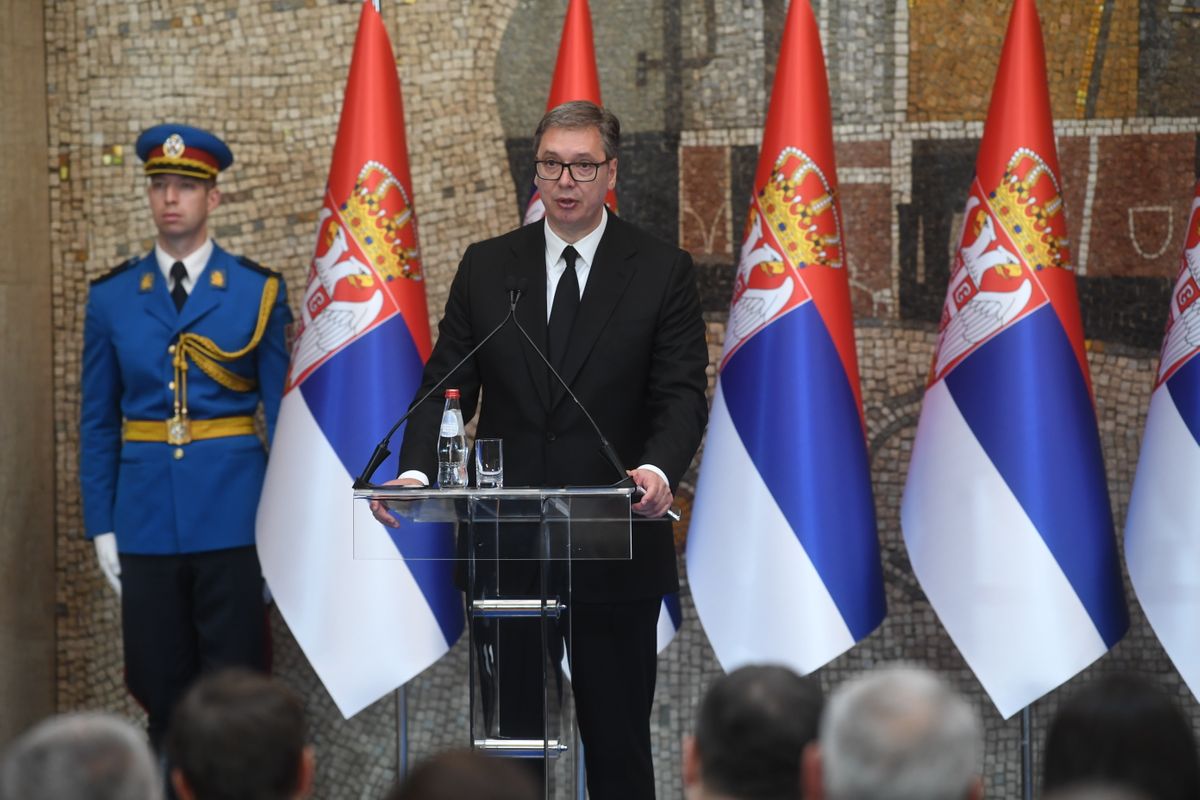 Predsednik Vučić uručio vidovdanska odlikovanja zaslužnim pojedincima i institucijama