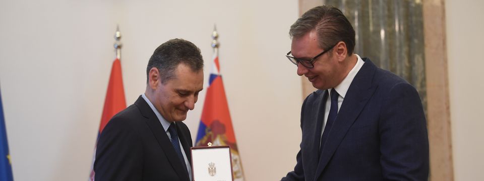Председник Вучић уручиo Сретењски орден другог степена Зорану Терзићу