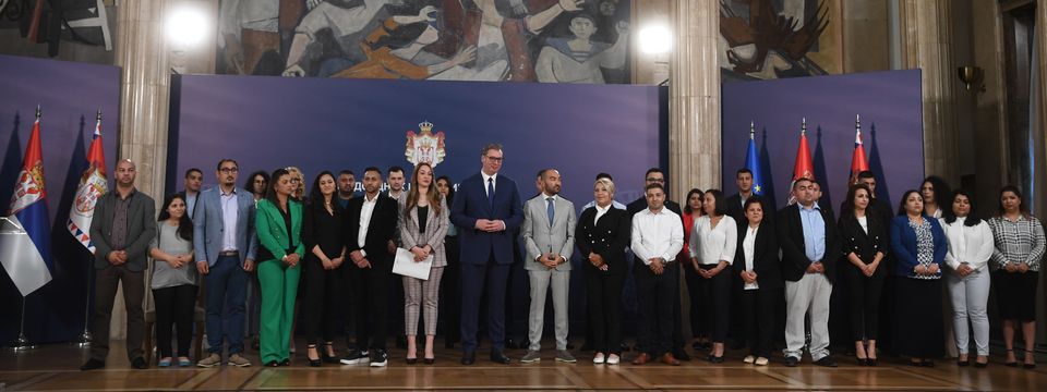 Predsednik Vučić primio prvu generaciju polaznika programa "Barvalipe – Romi u javnoj upravi Republike Srbije"