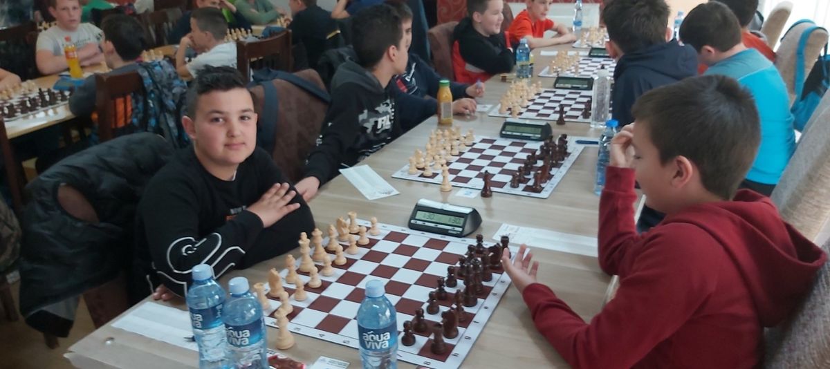 Десетогодишњи Нишлија на шаховском победничком постољу Десетогодишњи Нишлија на шаховском победничком постољу