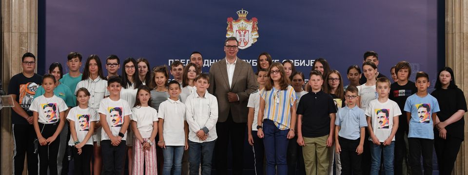 Predsednik Vučić ugostio srpsku decu iz regiona
