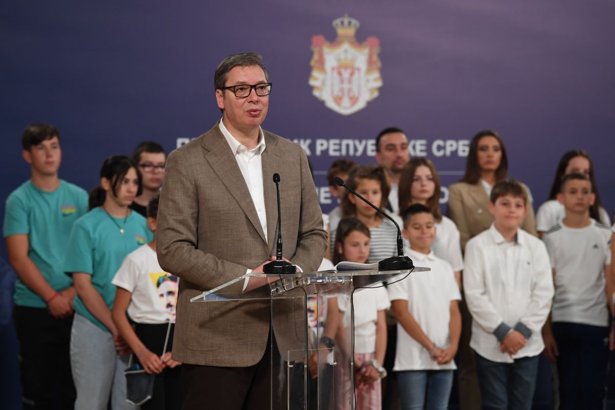 Predsednik Vučić ugostio srpsku decu iz regiona