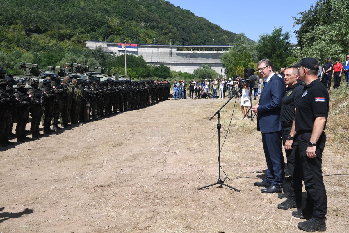Predsednik Vučić na pokazno-taktičkoj vežbi 