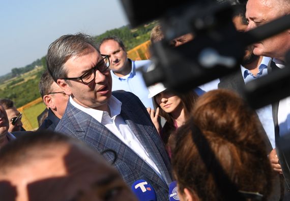 Predsednik Vučić prisusustvovao spajanju mosta na Savi