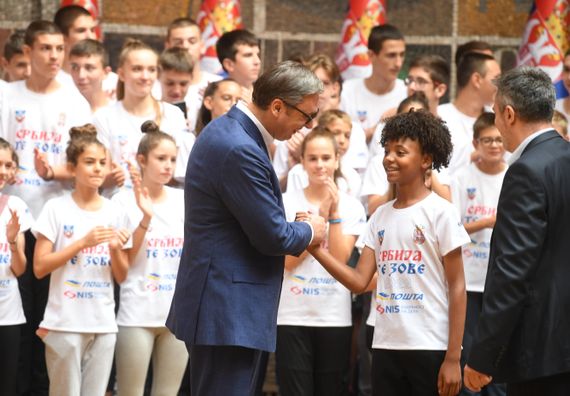 Predsednik Vučić sa mladim sportistima sa KiM, iz Republike Srpske i dijaspore