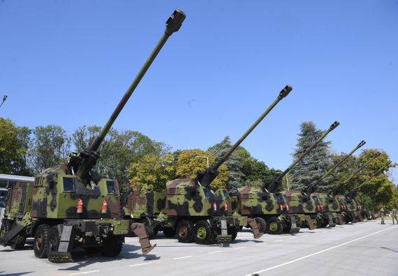 Председник Вучић на приказу новопроизведеног наоуружања и војне опреме из домаће наменске индустрије