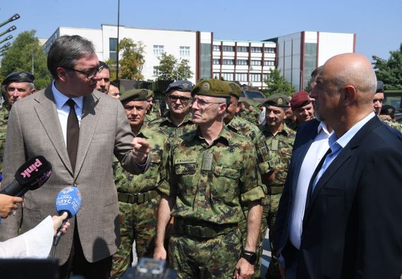 Председник Вучић на приказу новопроизведеног наоуружања и војне опреме из домаће наменске индустрије