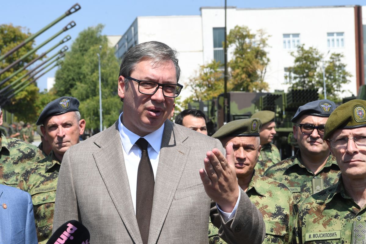 Председник Вучић на приказу новопроизведеног наоуружања и војне опреме из домаће наменске индустрије